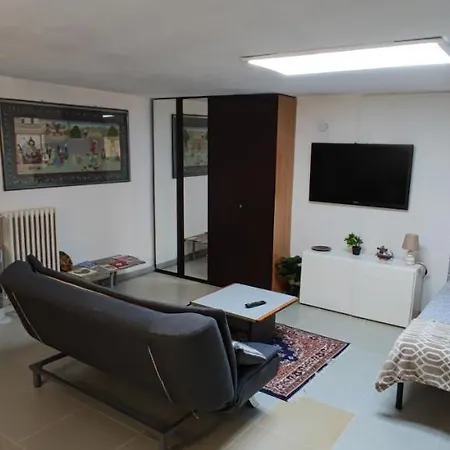 Private Flat By Old Town, Shops * 바리