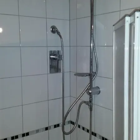 Private Flat By Old Town, Shops 公寓 *