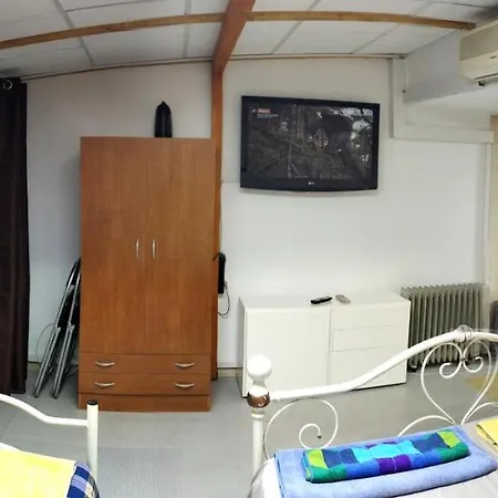 Private Flat By Old Town, Shops 아파트