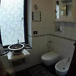Private Flat By Old Town, Shops