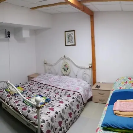 Private Flat By Old Town And Shops Daire Bari